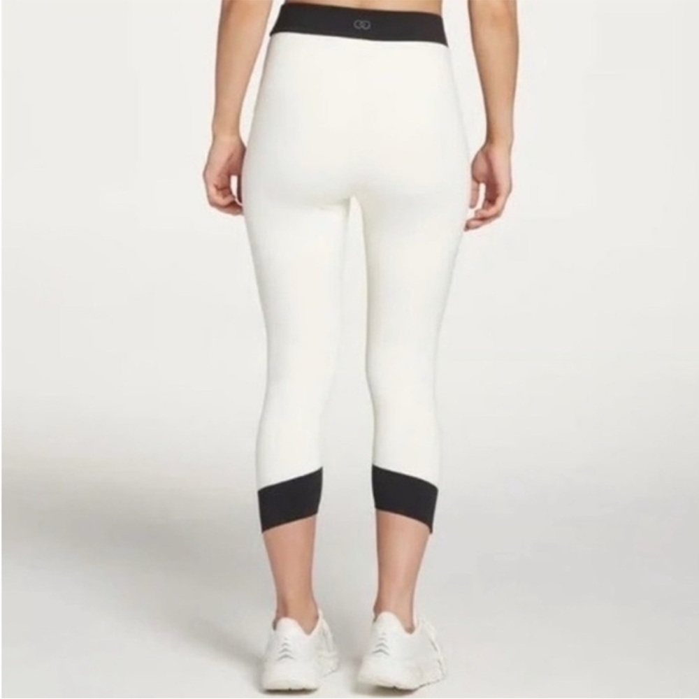 CALIA by Carrie Underwood White and Black Leggings